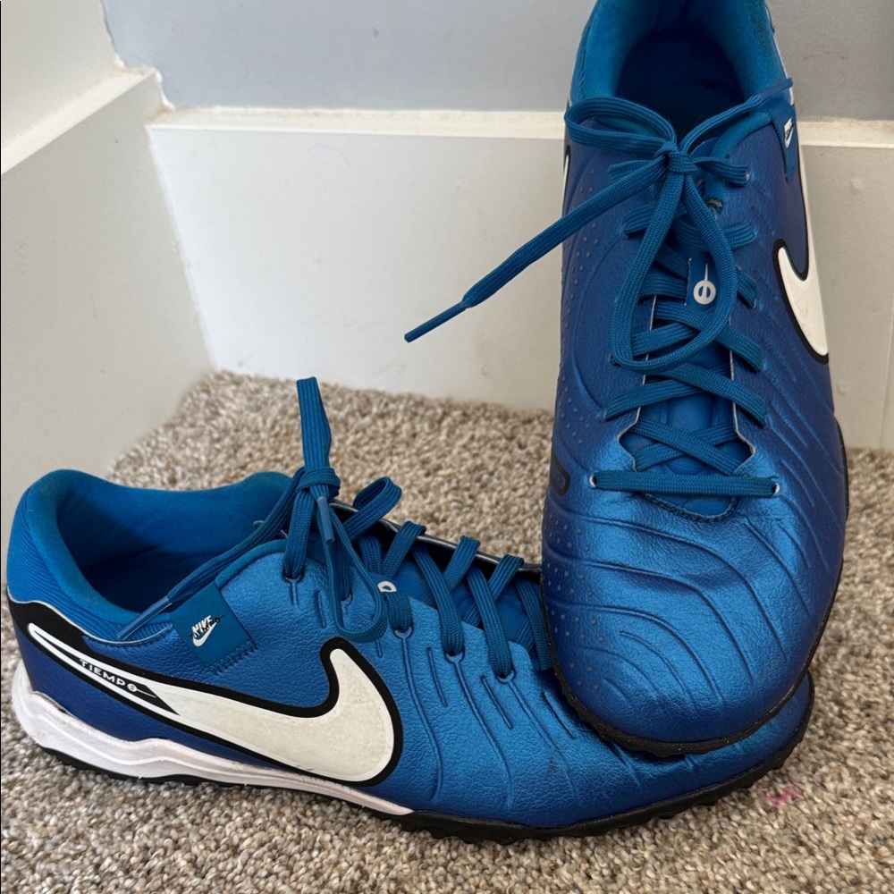 Nike Men's Blue Soccer Shoes Tiempo size 8-indoor